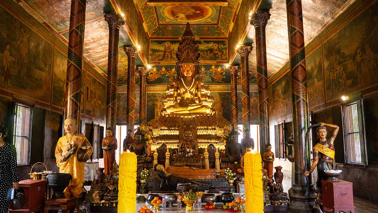 Shrine of Lady Daun Penh at Wat Phnom